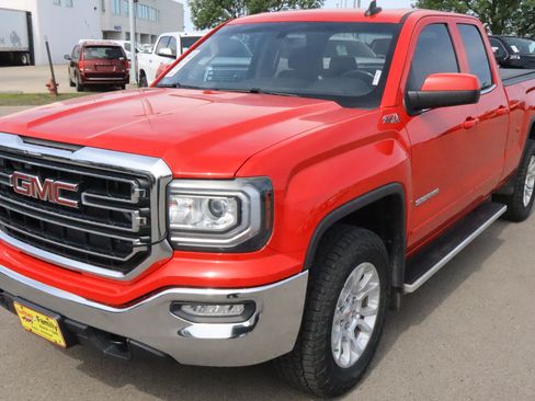 Used 2016 GMC Sierra 1500 SLE w/ SLE Value Package AWD/4WD image 3