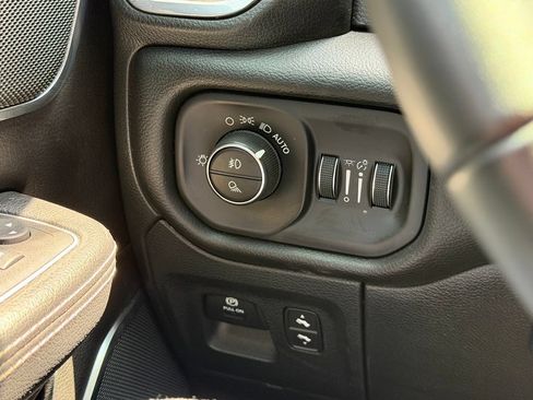 Used 2024 RAM 1500 Laramie AWD/4WD image 19