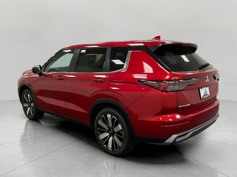 New 2025 Mitsubishi Outlander SE image 7