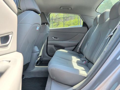 Certified 2025 Hyundai Elantra Sport FWD image 10