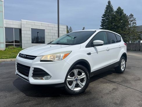 Used 2014 Ford Escape SE image 2