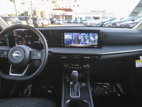 Used 2026 Nissan Kicks SV image 14