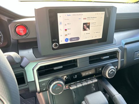 Used 2025 Toyota 4Runner TRD Off-Road image 16