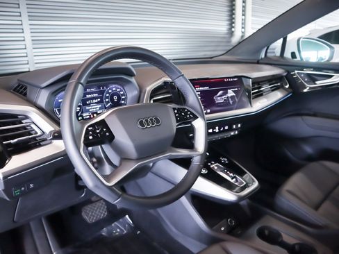 Used 2024 Audi Q4 e-tron Prestige AWD/4WD image 17