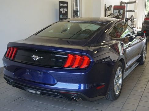 Used 2018 Ford Mustang Coupe RWD image 12