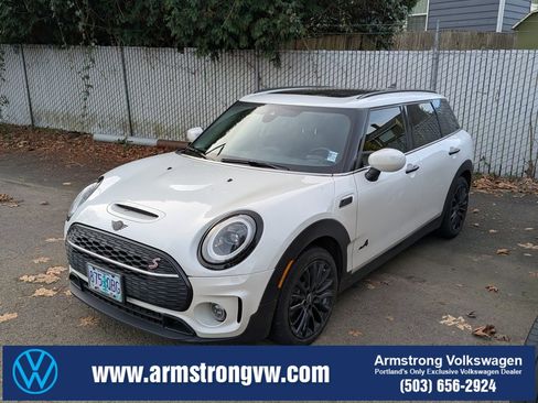 Used 2024 MINI Cooper Clubman S image 1