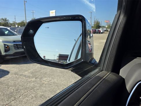 New 2026 Chevrolet Suburban Premier image 21