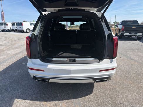 Used 2023 Cadillac XT6 Luxury image 8