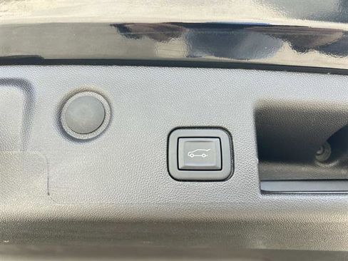 Used 2024 Chevrolet Equinox LT image 17