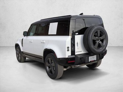 New 2026 Land Rover Defender 110 X-Dynamic SE image 9