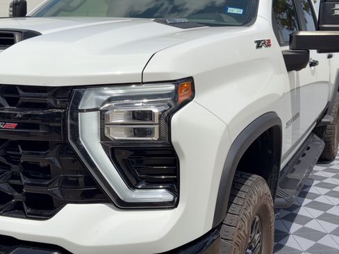 Certified 2024 Chevrolet Silverado 2500 ZR2 AWD/4WD image 12