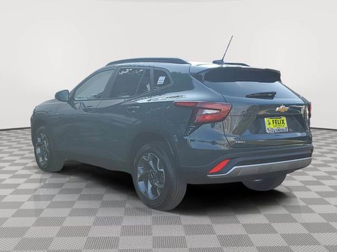 New 2026 Chevrolet Trax LT w/ Driver Confidence Package image 4