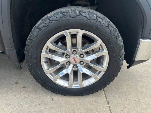 Used 2022 GMC Sierra 1500 SLT w/ X31 Off-Road Package AWD/4WD image 36