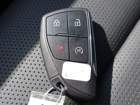 Used 2025 Buick Envision Preferred AWD/4WD image 27