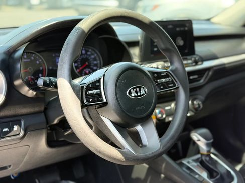 Used 2020 Kia Forte LXS FWD image 25
