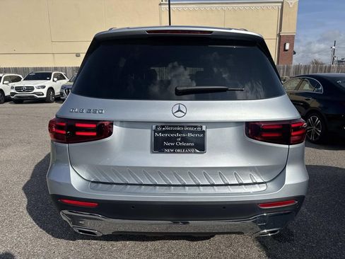 New 2026 Mercedes-Benz GLC 300 image 4
