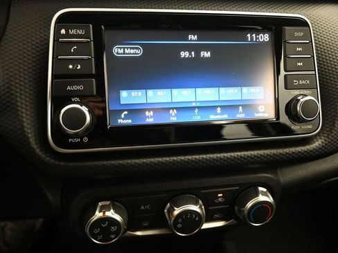 Used 2024 Nissan Kicks S image 19