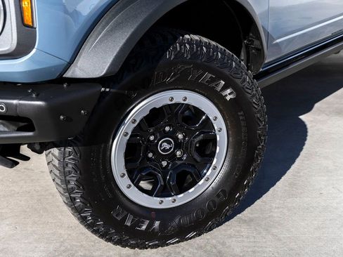 Used 2023 Ford Bronco Badlands image 12