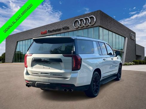 Used 2023 GMC Yukon XL Denali w/ Advanced Technology Package AWD/4WD image 5