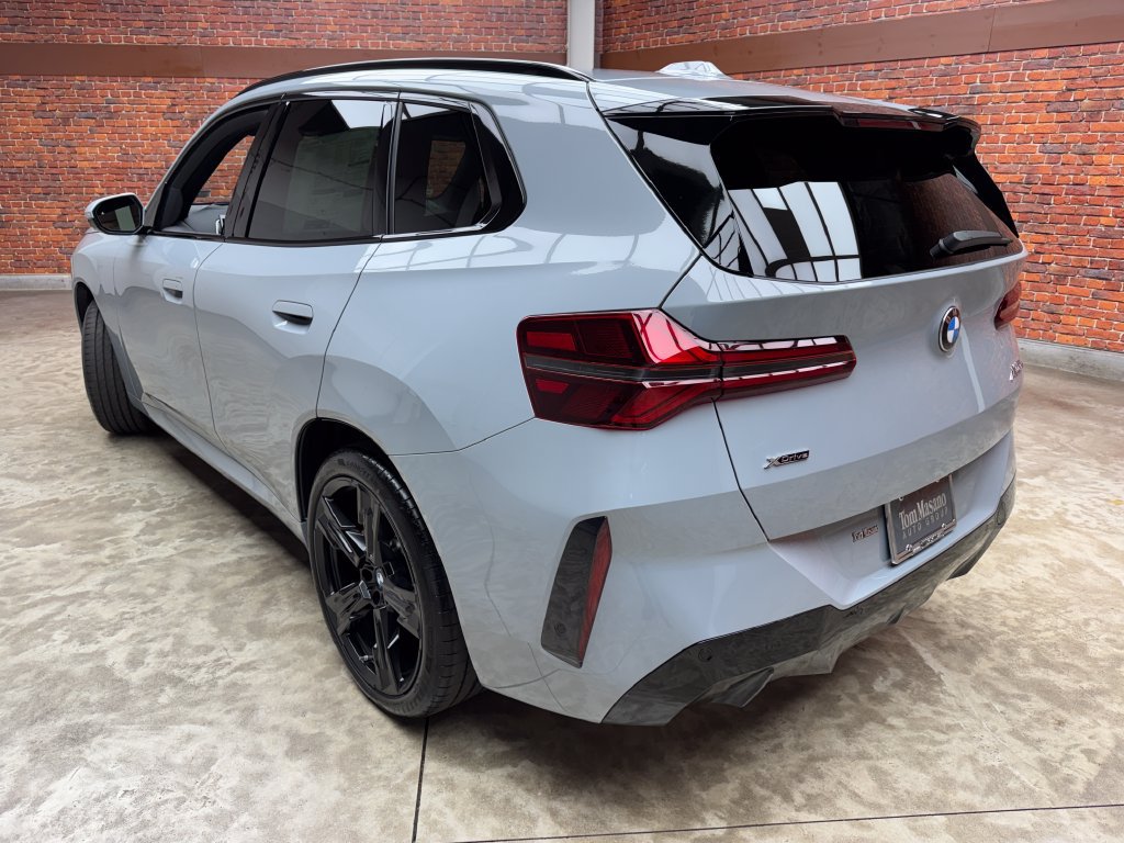 Used 2026 BMW X3 xDrive30i w/ Premium Package AWD/4WD image 2