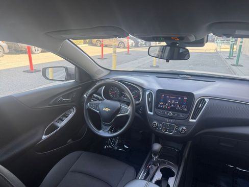 Used 2024 Chevrolet Malibu LT image 35