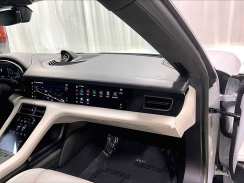 Used 2022 Porsche Taycan Turbo S image 28