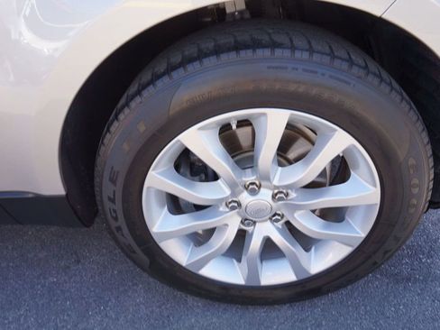 Used 2016 Land Rover Range Rover Sport HSE AWD/4WD image 16