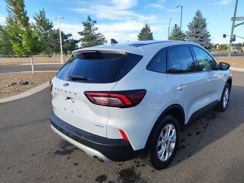 Used 2025 Ford Escape Active AWD/4WD image 3