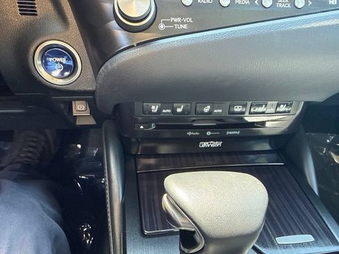 Used 2021 Lexus ES 300h w/ Accessory Package FWD image 28