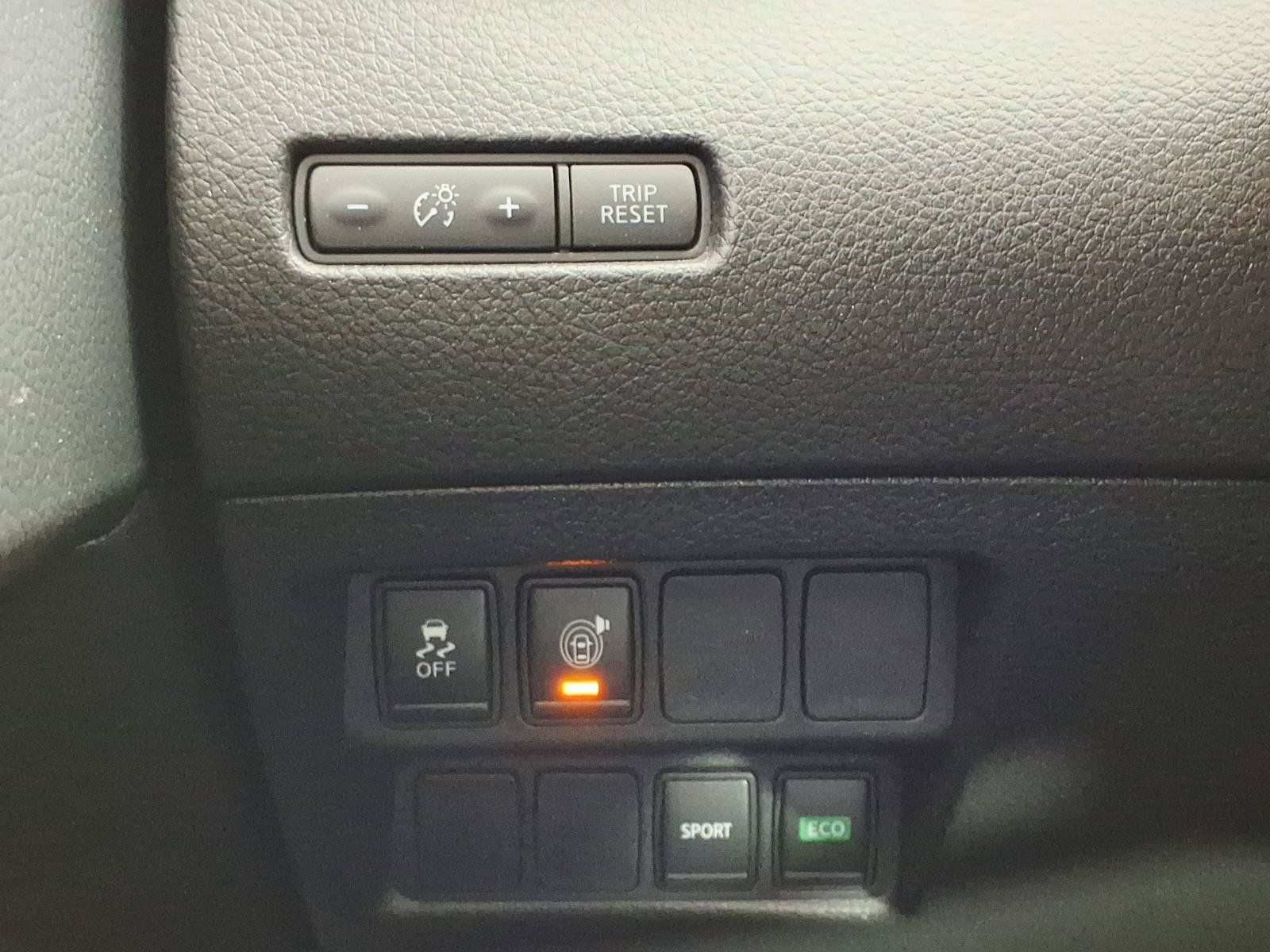 Used 2017 Nissan Rogue SV FWD image 22