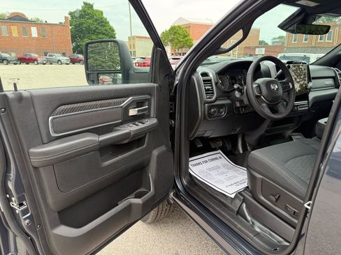 Used 2022 RAM 2500 Limited AWD/4WD image 10