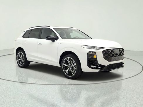 New 2026 Audi Q3 quattro 2.0T AWD/4WD image 3