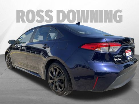 Used 2025 Toyota Corolla LE FWD image 6