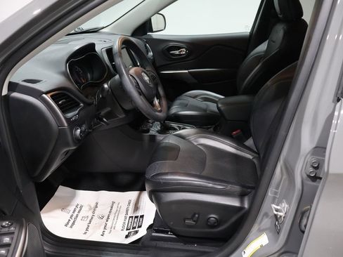 Used 2022 Jeep Cherokee Latitude Lux image 11