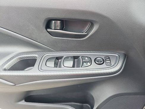 Used 2024 Nissan Versa S FWD image 31