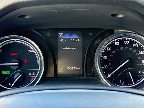 Used 2020 Toyota Camry SE image 26