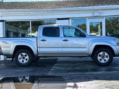 Used 2011 Toyota Tacoma PreRunner w/ TRD Off-Road Pkg w/JBL Audio image 3