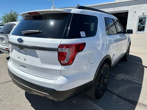 Used 2017 Ford Explorer XLT w/ Equipment Group 202A FWD image 4
