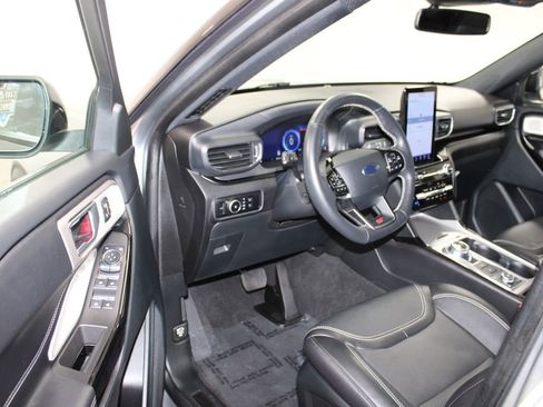 Used 2024 Ford Explorer ST w/ Equipment Group 401A image 24