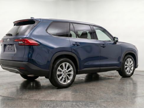 Used 2025 Toyota Grand Highlander FWD image 9