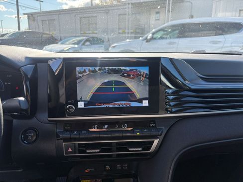 Used 2025 Toyota Camry LE image 23