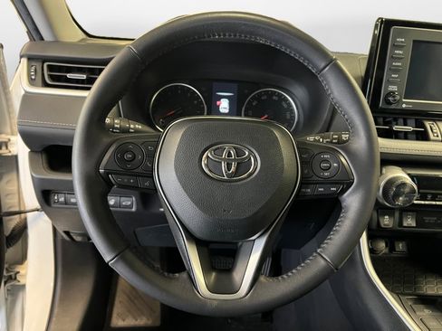 Used 2021 Toyota RAV4 XLE Premium image 13
