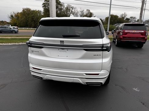 Used 2025 Buick Enclave Avenir w/ Super Cruise Package image 3