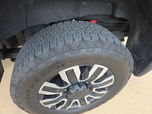 Used 2026 GMC Sierra 2500 Denali Ultimate image 13