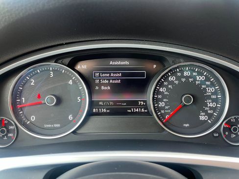 Used 2016 Volkswagen Touareg TDI AWD/4WD image 33