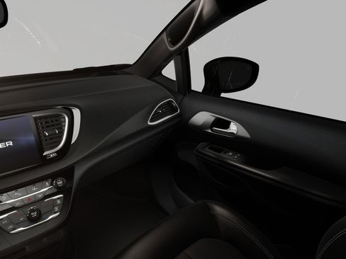 New 2026 Chrysler Voyager LX image 7