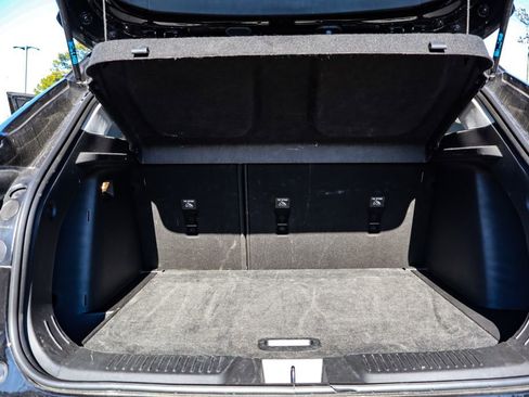 Used 2025 Chevrolet Trax LT w/ LT Convenience Package image 33