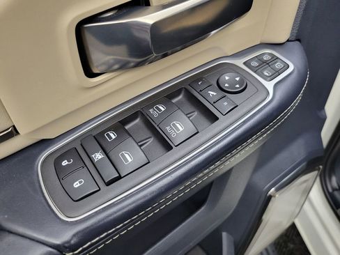 Used 2023 RAM 3500 Limited image 11