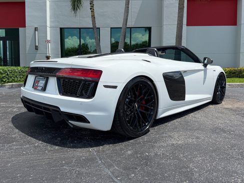 Used 2017 Audi R8 V10 w/ Carbon Exterior Package AWD/4WD image 20