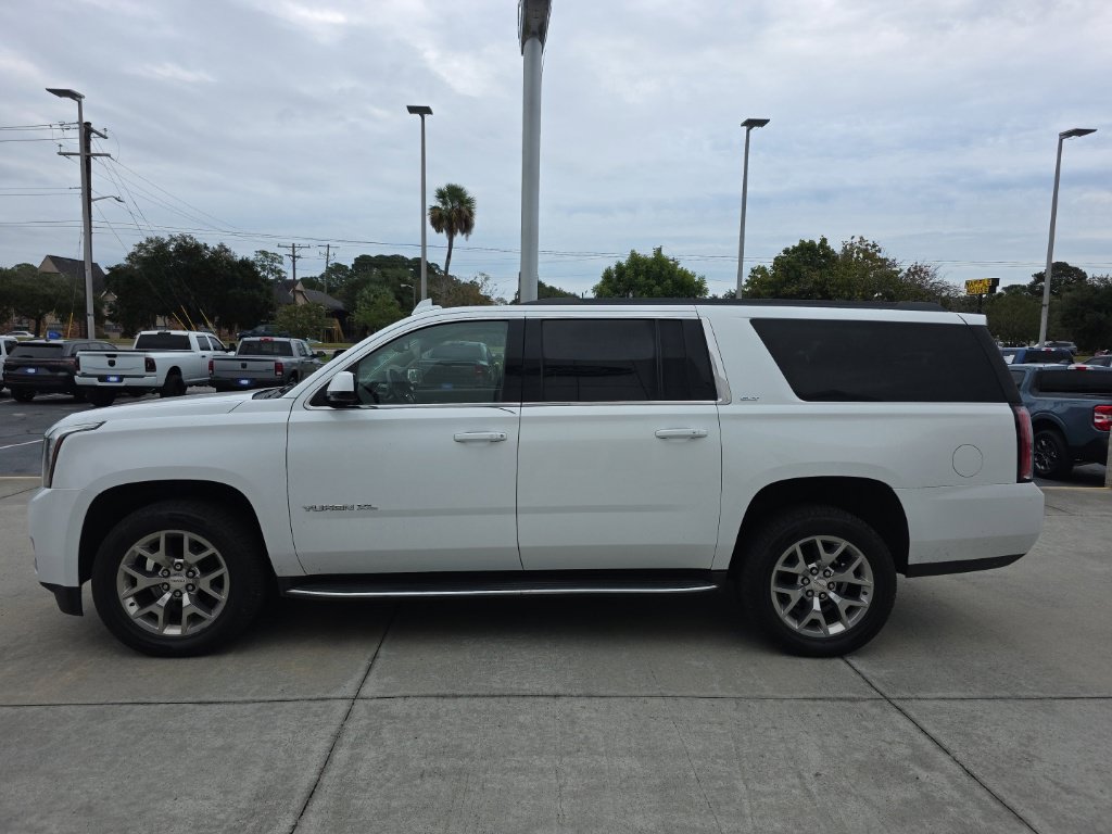 Used 2020 GMC Yukon XL SLT w/ Open Road Package RWD image 3
